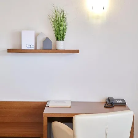 Friedrichsfehn מלון *